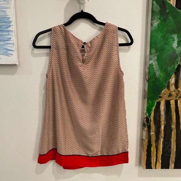 Chevron Patterned Sleeveless Top with Red Trim - Picture 2 of 4